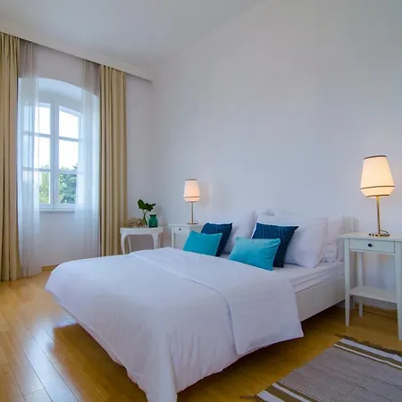 Apartment Gardino 1881 *