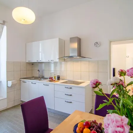 Apartment Gardino 1881 Split