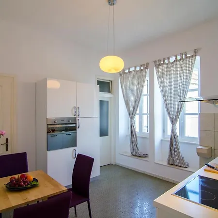 Apartment Gardino 1881 *